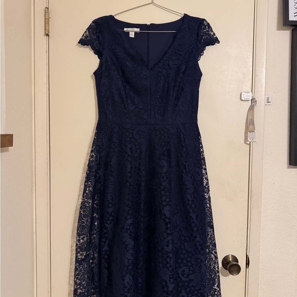 London Times Women's Scalloped V-Neck Lace Dress Size 6